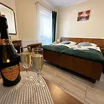 Bed & Breakfast Rezydencja Korab