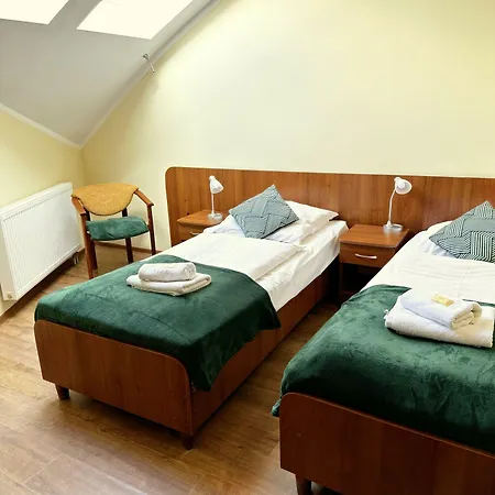 Bed & Breakfast Rezydencja Korab 3*