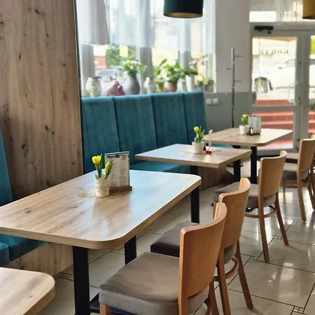 Korab Nocleg ze śniadaniem 3*