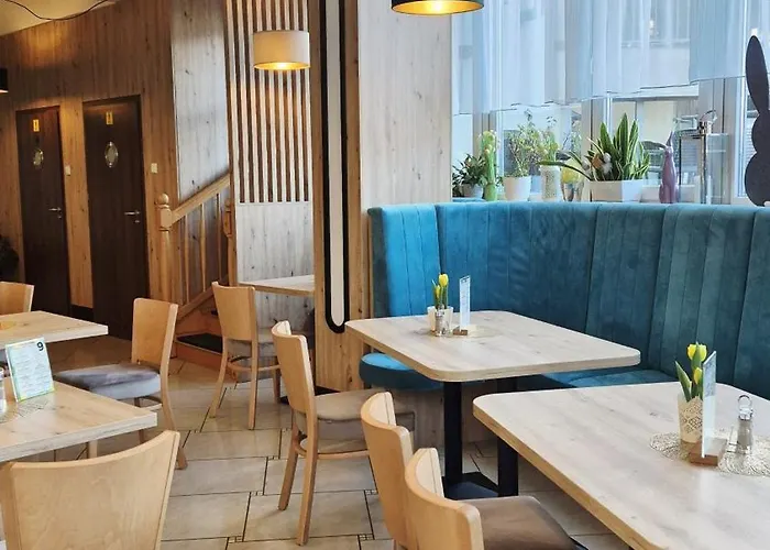 Korab Nocleg ze śniadaniem 3*